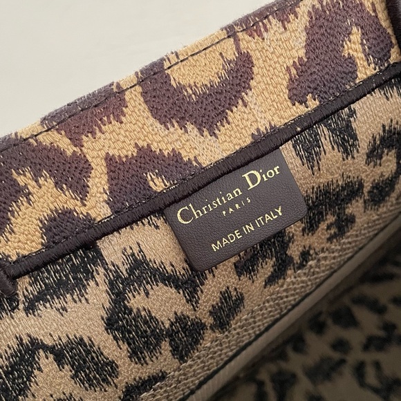 Dior Leopard Medium Book Tote - Picture 4 of 8